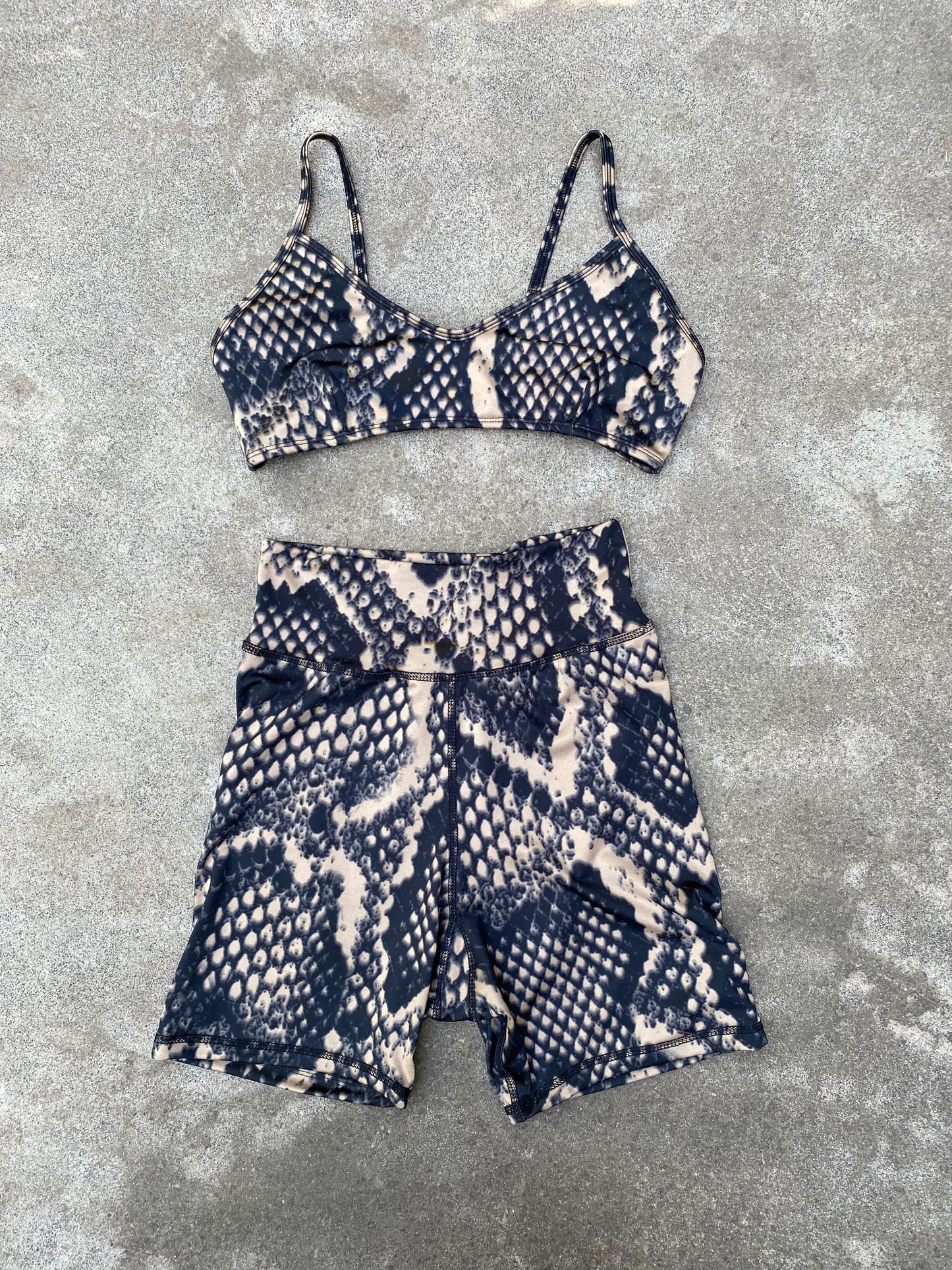Conjunto peto y calza pitón (Pre-order)