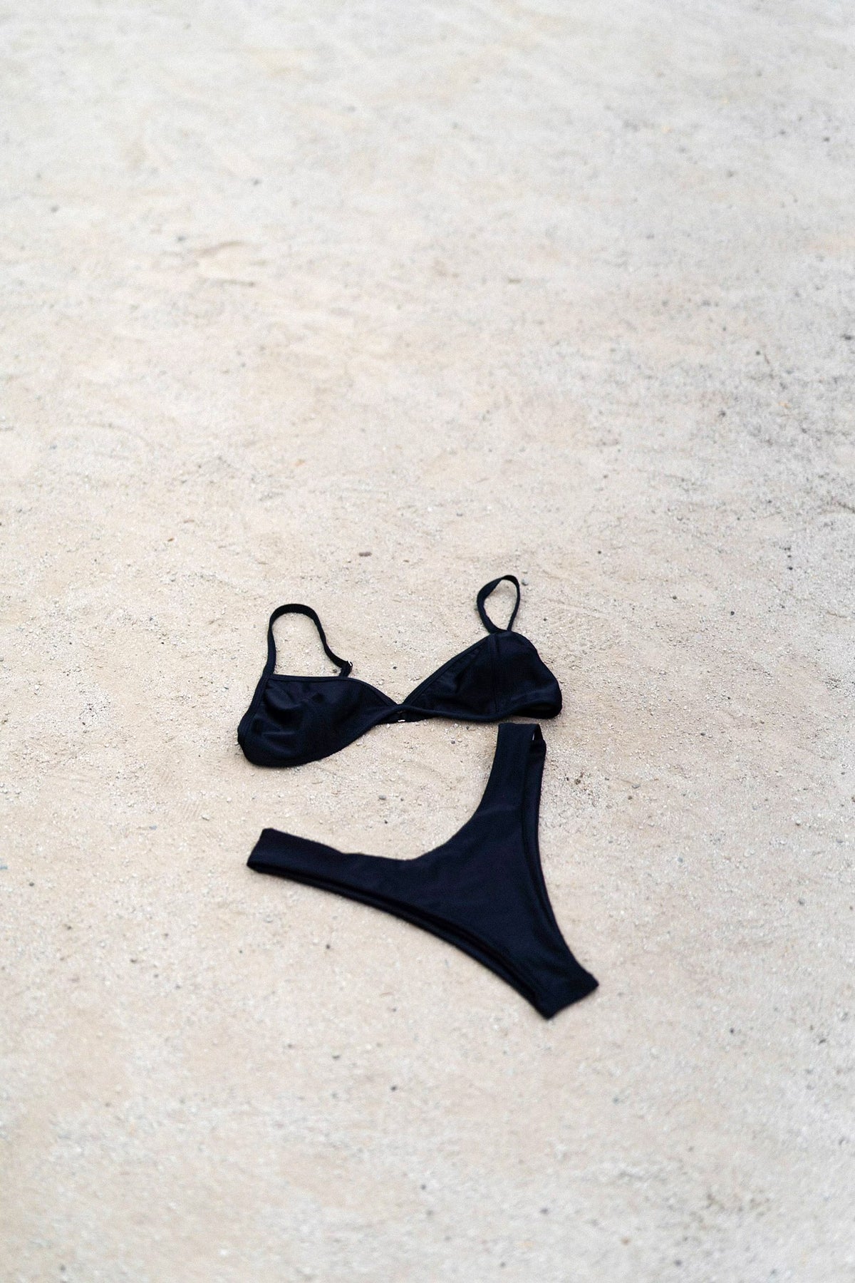 Bikini sostén negro + Calzón sin costuras